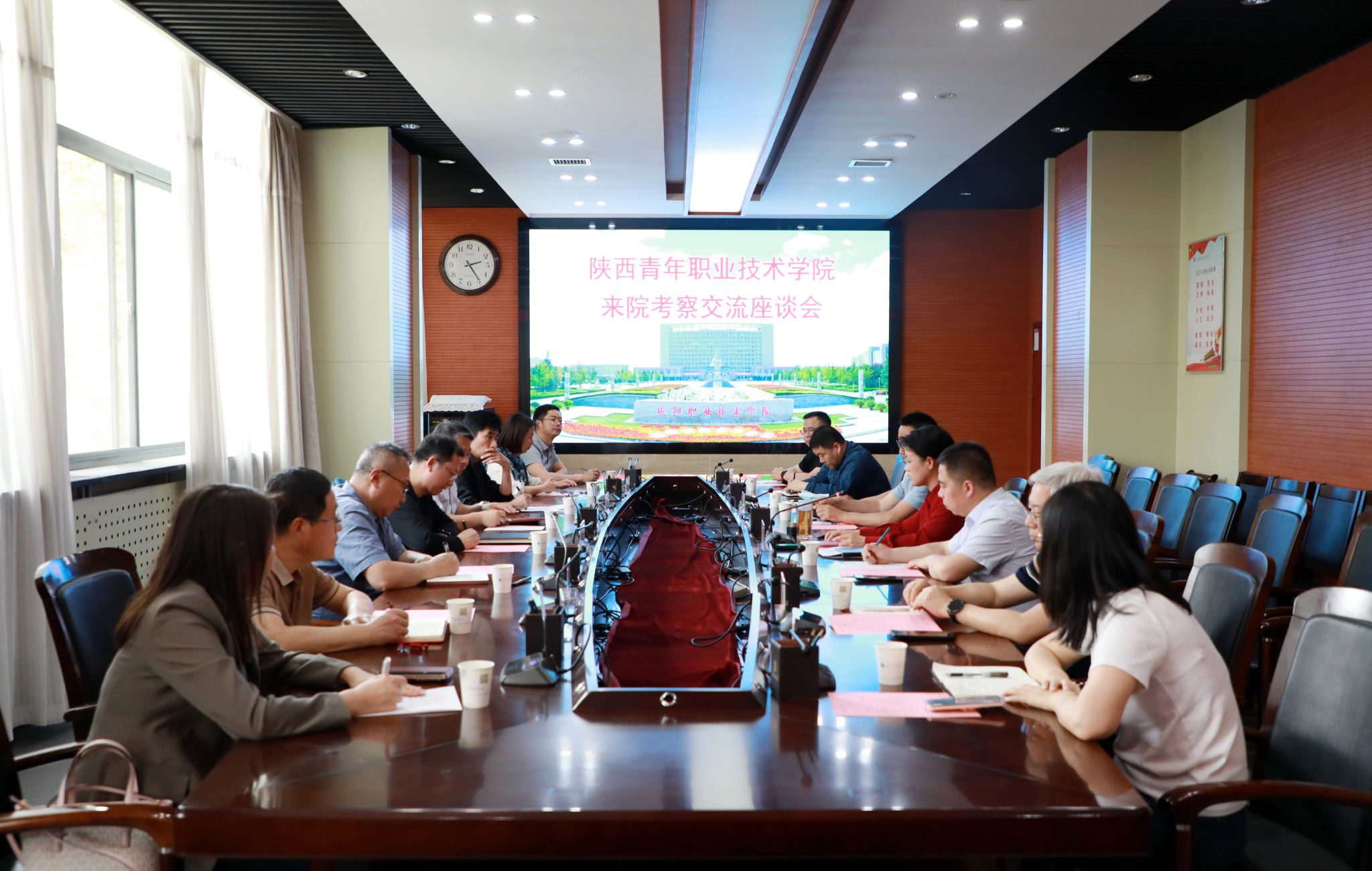 陕西青年职业技术学院到咸阳职院考察交流